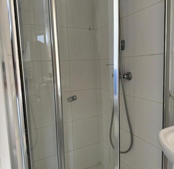 اتاق لوکس با چشمانداز دریا, The Beach House