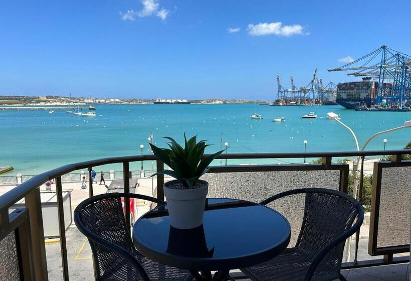 اتاق لوکس با چشمانداز دریا, The Beach House