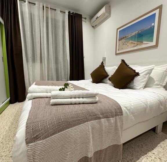 اتاق لوکس با بالکن و چشمانداز دریا, The Beach House