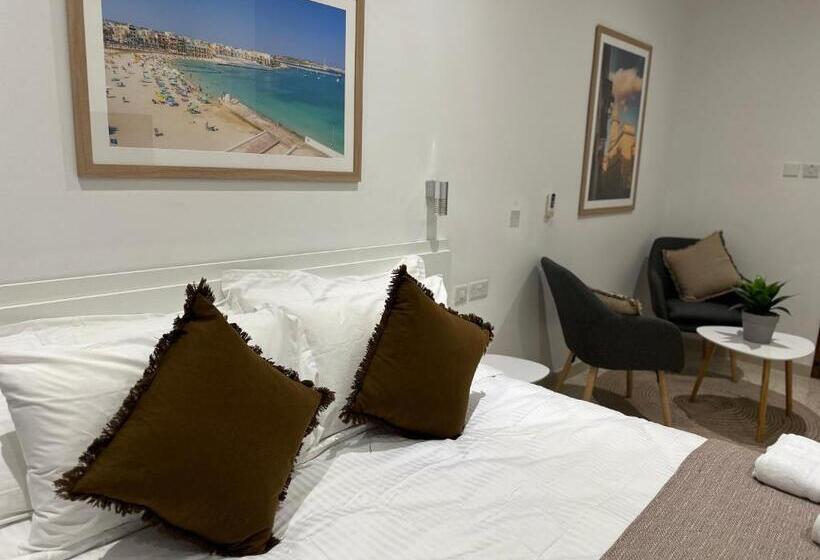 اتاق لوکس با بالکن و چشم‌انداز دریا, The Beach House