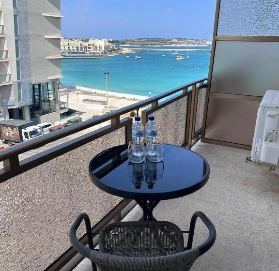 اتاق لوکس با بالکن و چشمانداز دریا, The Beach House