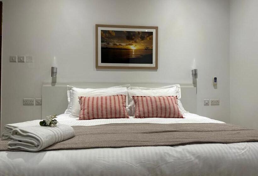 اتاق لوکس با بالکن و چشمانداز دریا, The Beach House