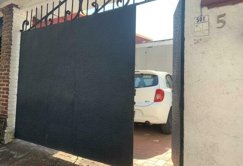 غرفة قياسية حمام مشترك, Linda Casa Cuernavaca Excelente Ubicacion