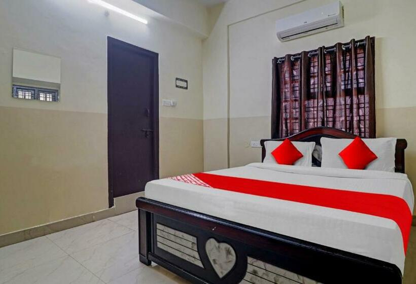 اتاق استاندارد, Oyo Flagship 81345 Ak Grand