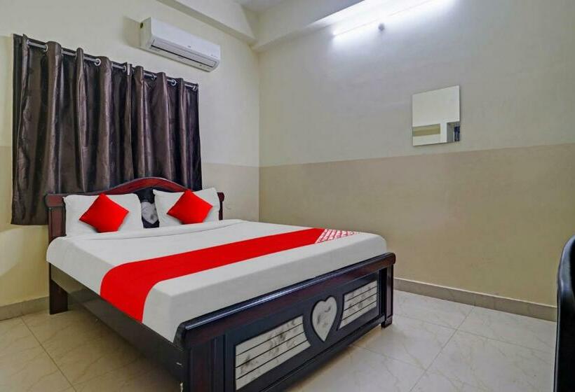 اتاق استاندارد, Oyo Flagship 81345 Ak Grand