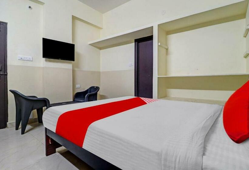 اتاق استاندارد, Oyo Flagship 81345 Ak Grand