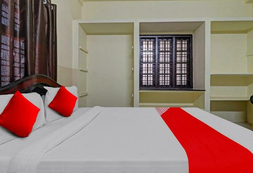 اتاق استاندارد, Oyo Flagship 81345 Ak Grand