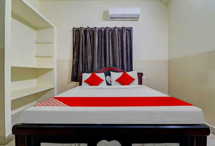 اتاق استاندارد, Oyo Flagship 81345 Ak Grand