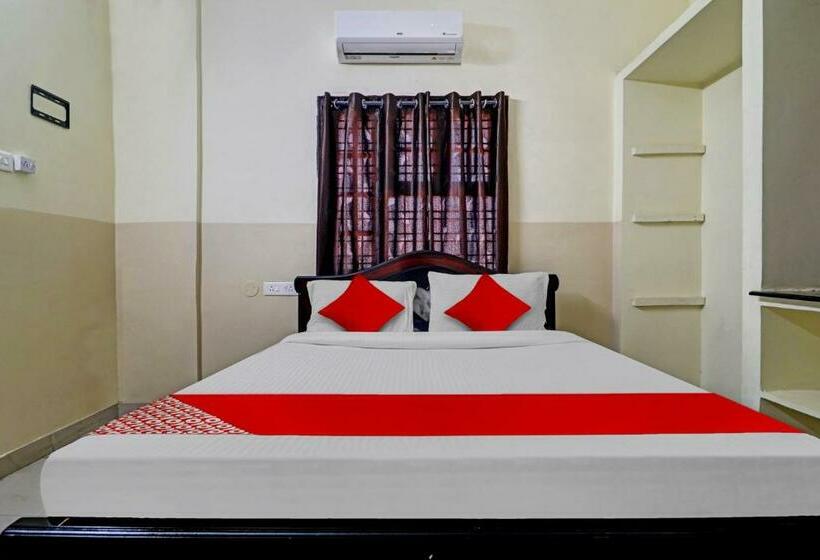 اتاق استاندارد, Oyo Flagship 81345 Ak Grand