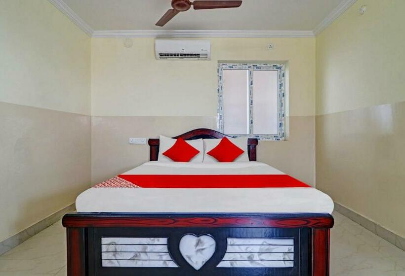 اتاق استاندارد, Oyo Flagship 81345 Ak Grand