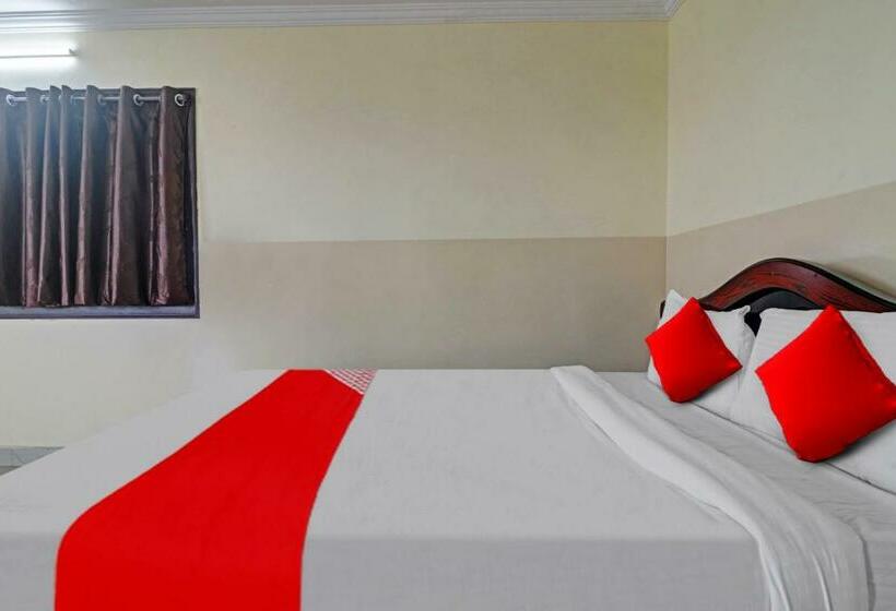 اتاق استاندارد, Oyo Flagship 81345 Ak Grand