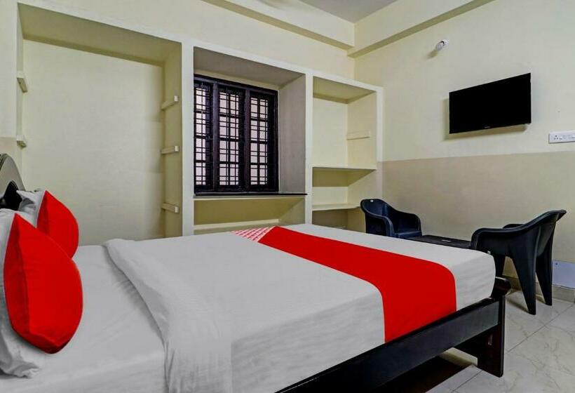 اتاق استاندارد, Oyo Flagship 81345 Ak Grand