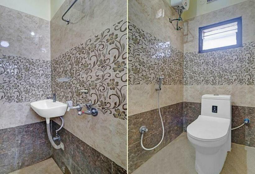 اتاق استاندارد, Oyo Flagship 81345 Ak Grand