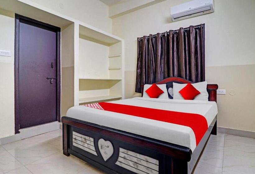 اتاق استاندارد, Oyo Flagship 81345 Ak Grand