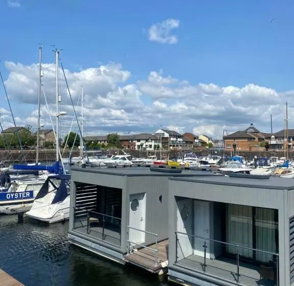 キングサイズベッドのスタンダードルーム, Rooms At Penarth Marina