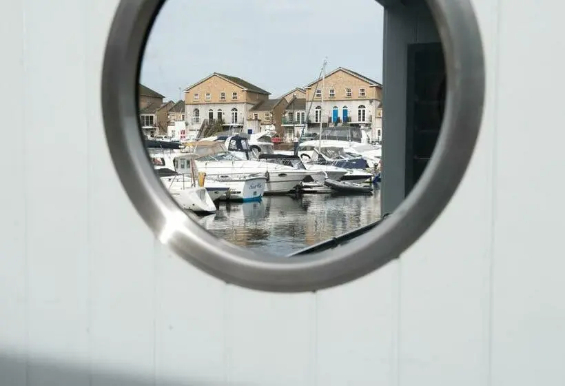 バルコニー付きスタンダードルーム, Rooms At Penarth Marina
