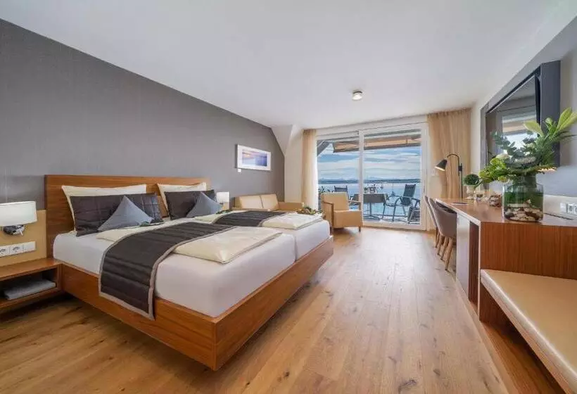 Superior room with lake view, Boutiquehotel Zur Winzerstube Adults Only