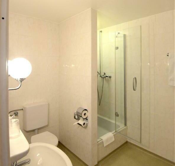 컴포트 룸, Am Kochbrunnen