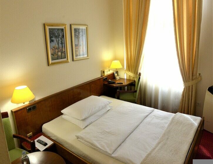 주니어 스위트, Am Kochbrunnen