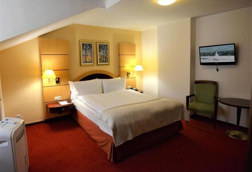 디럭스 스위트, Am Kochbrunnen