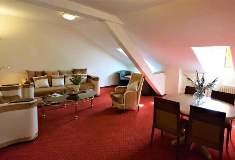 디럭스 스위트, Am Kochbrunnen