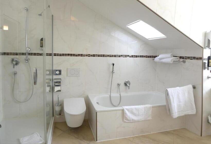 디럭스 스위트, Am Kochbrunnen