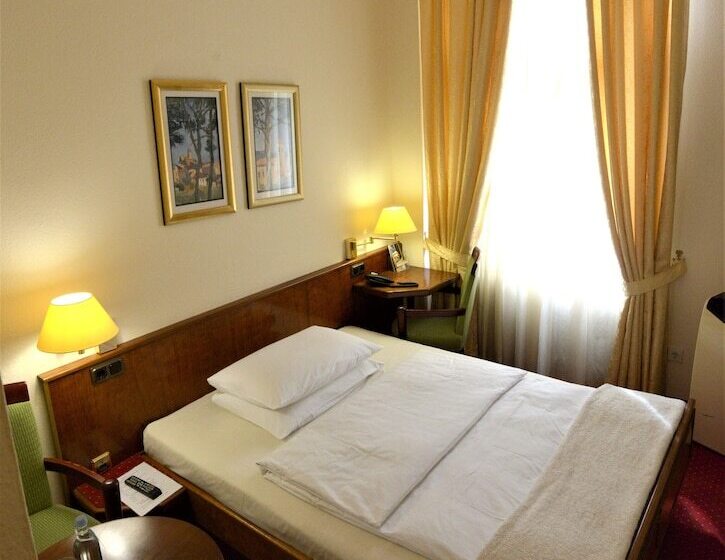 패밀리 룸, Am Kochbrunnen