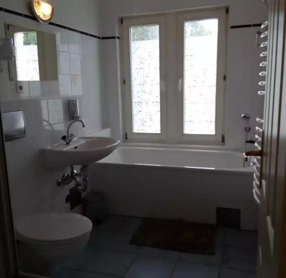 ２ベッドルームアパートメント, Apartmentpension Am Stadtschloss