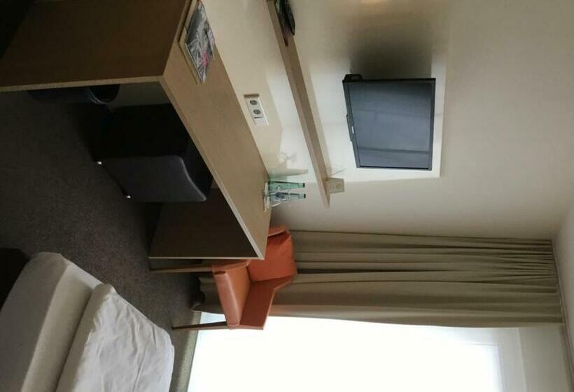 장애인을 위한 스탠다드 룸, Ardey