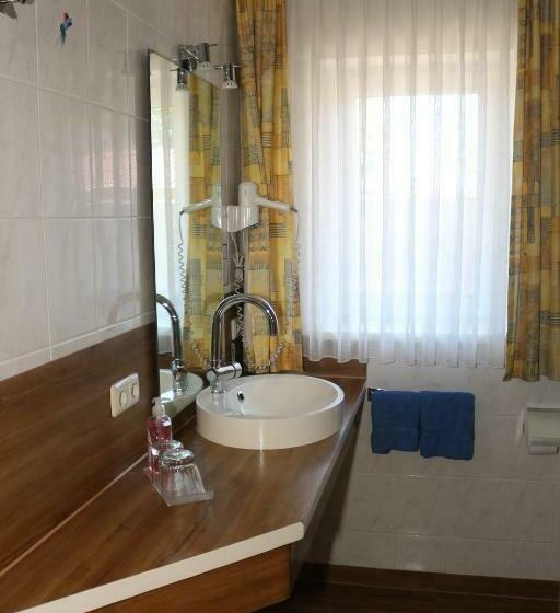 غرفة قياسية فردية, Baldus