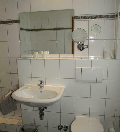 标准单人间, Energie17