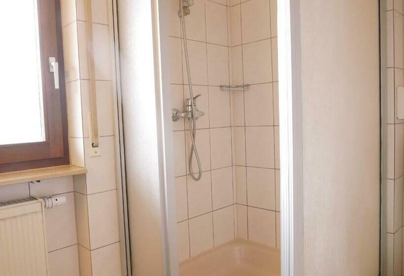 חדר סטנדרט לשלושה, Gasthaus Engel