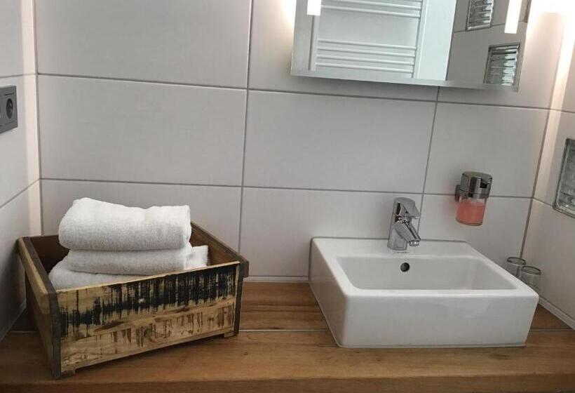 Quarto standard, Gasthaus Zum Engel