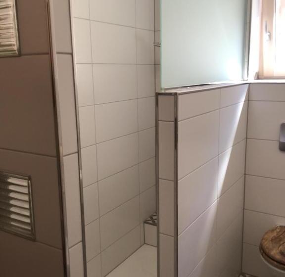 Quarto standard, Gasthaus Zum Engel