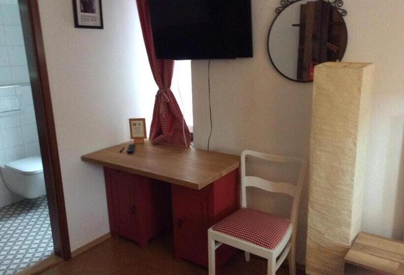 Quarto Triplo Comfort, Gasthaus Zum Engel
