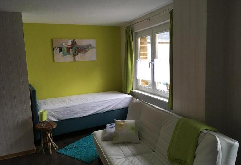 חדר סטנדרט לשלושה, Haus Schwarzenberg