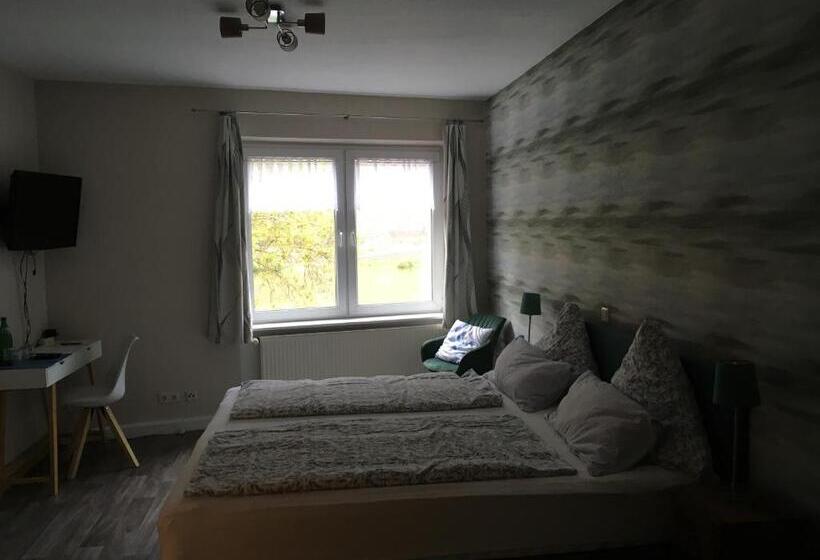 דירת חדר, Haus Schwarzenberg