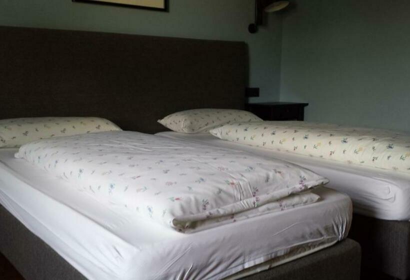 غرفة قياسية ثلاثية, Henry