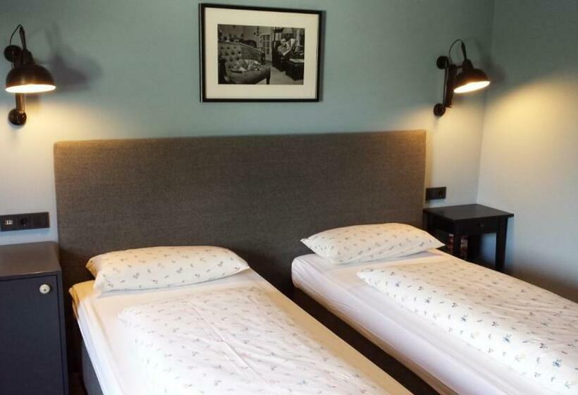 غرفة قياسية ثلاثية, Henry