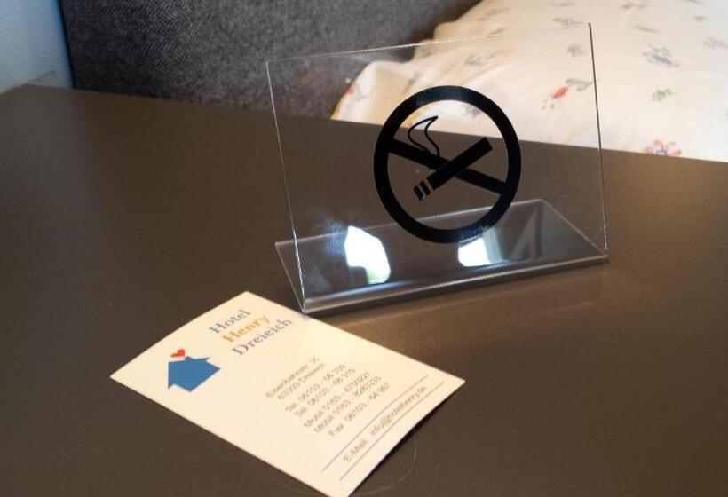 غرفة قياسية, Henry