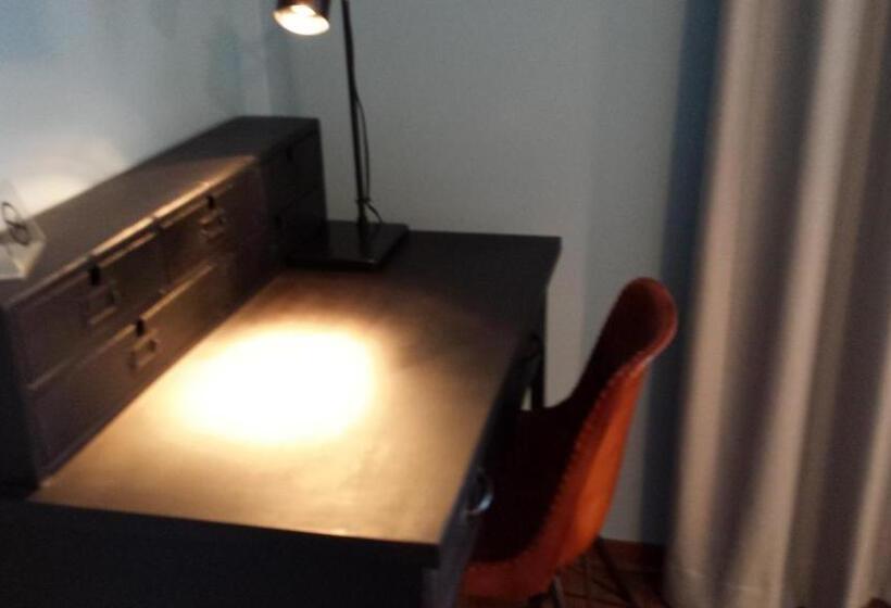 غرفة قياسية, Henry