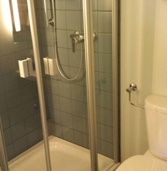 غرفة قياسية, Henry