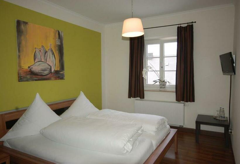 스탠다드 룸, Lutz