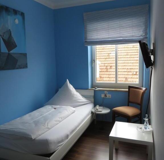 스탠다드 룸, Lutz