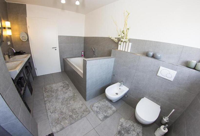 Quarto Standard Individual Casa de Banho Partilhada, Pension Weinsberger Tal