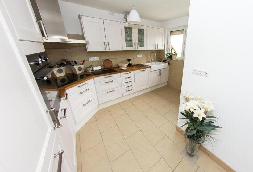 Quarto Standard Casa de Banho Partilhada, Pension Weinsberger Tal