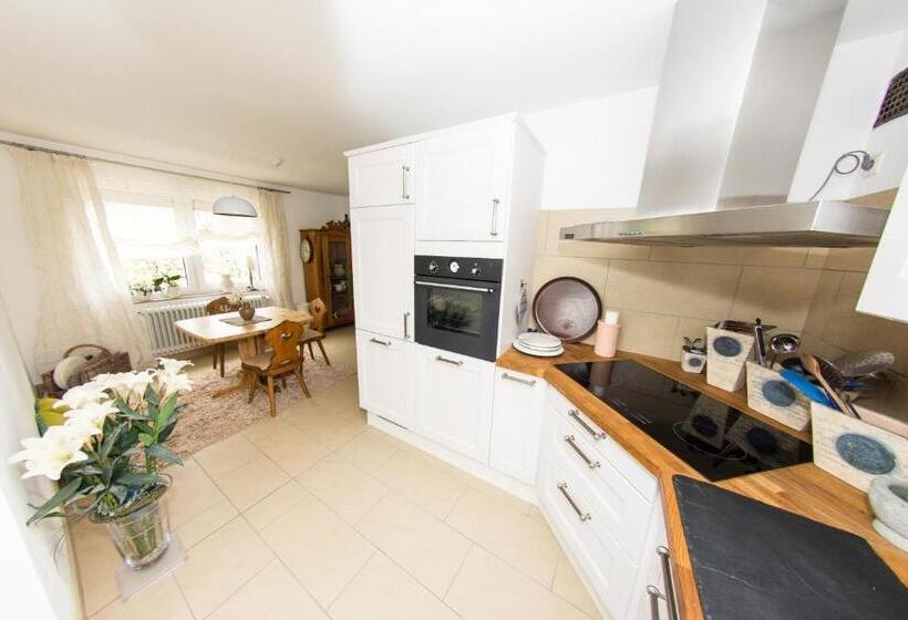 Quarto Standard Casa de Banho Partilhada, Pension Weinsberger Tal