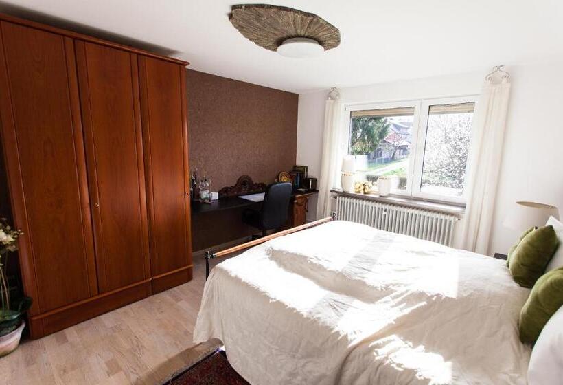 Quarto Standard Casa de Banho Partilhada, Pension Weinsberger Tal