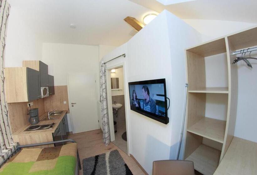 Estúdio Basic, Pension Weinsberger Tal