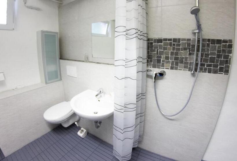 Quarto Quadruple Economy, Pension Weinsberger Tal